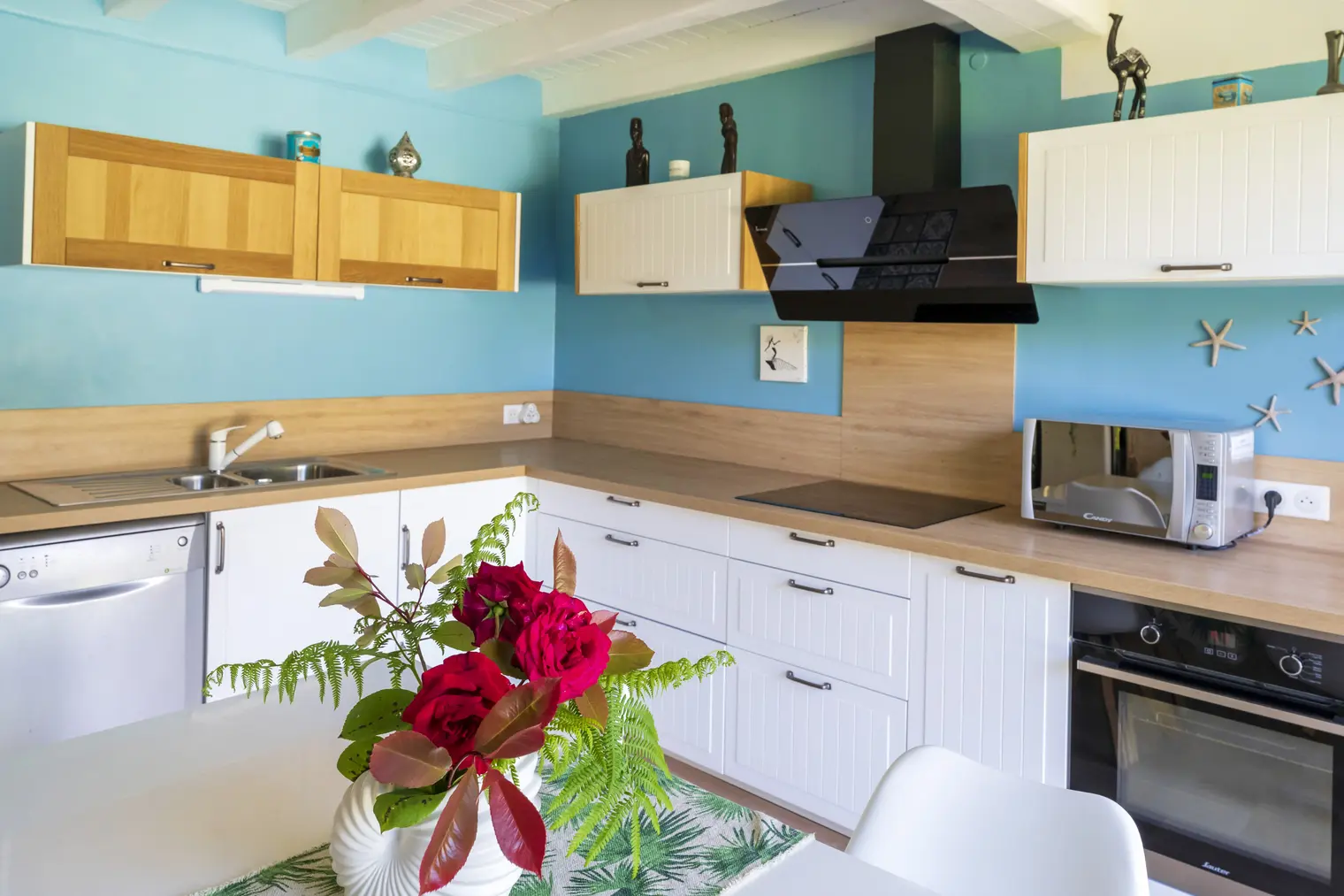 cuisine équipée vue 1